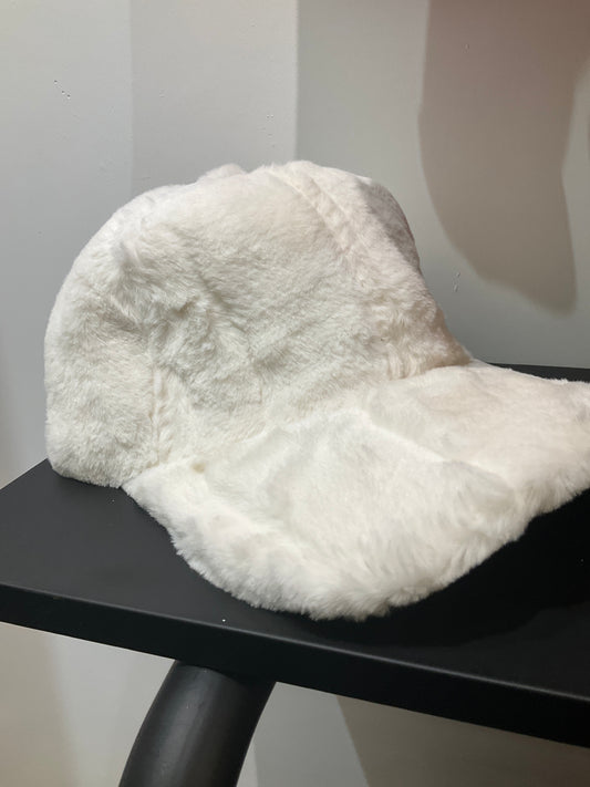 Fur hat white